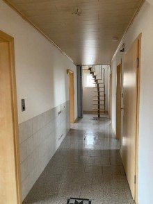 Flur OG Zweifamilienhaus auf gro�em Grundst�ck mit Potenzial!