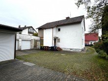 Innenhof Zweifamilienhaus auf gro�em Grundst�ck mit Potenzial!