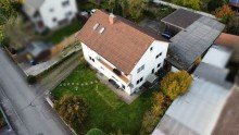 Au�en Zweifamilienhaus auf gro�em Grundst�ck mit Potenzial!