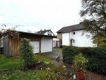 Innenhof Zweifamilienhaus auf gro�em Grundst�ck mit Potenzial!