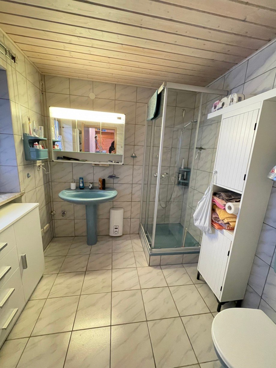 Bad Dachgeschosswohnung Untermeitingen