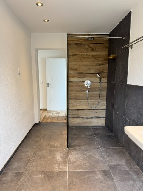 Bad Erdgeschosswohnung Graben