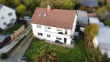 Au�en Zweifamilienhaus auf gro�em Grundst�ck mit Potenzial!
