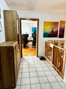 Flur Attraktive Erdgeschosswohnung mit sch�nem Garten